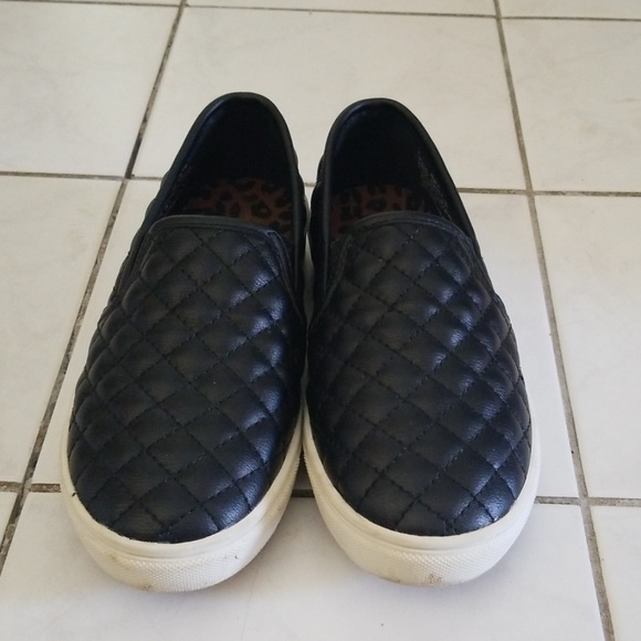 Kids Steve Madden slip-on's - Picture 2 of 3